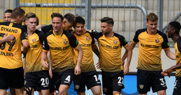 Rückkehr Nach Einem Jahr: Dynamo Dresden Steigt In Die 2. Liga Auf ...